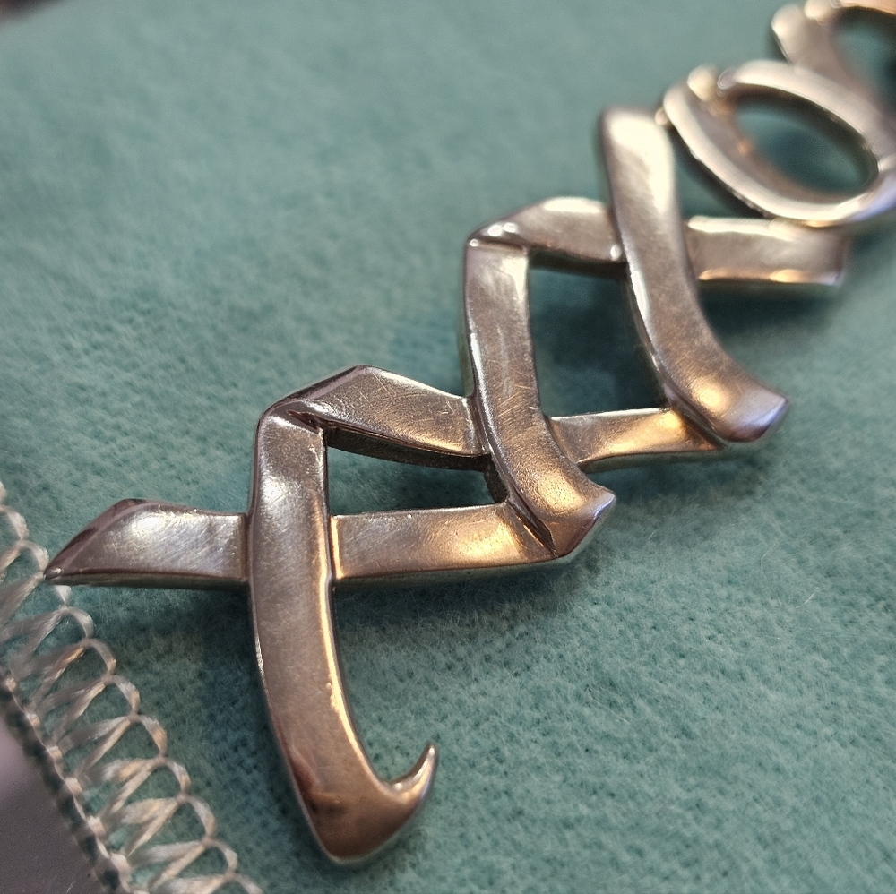 💋Tiffany & Co. XXXOOO Kisses & Hugs Paloma Picasso 925 Sterling Key Ring 🫂 - Picture 9 of 17